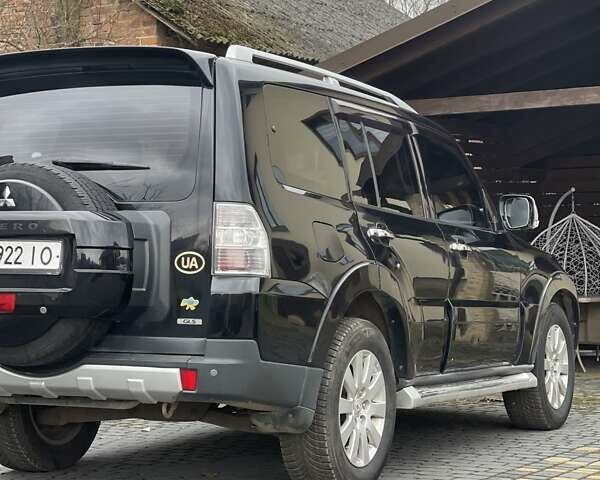 Чорний Міцубісі Паджеро Вагон, об'ємом двигуна 3.2 л та пробігом 320 тис. км за 12500 $, фото 1 на Automoto.ua
