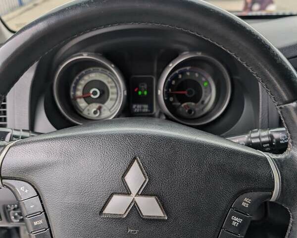 Чорний Міцубісі Паджеро Вагон, об'ємом двигуна 3.2 л та пробігом 240 тис. км за 13200 $, фото 1 на Automoto.ua