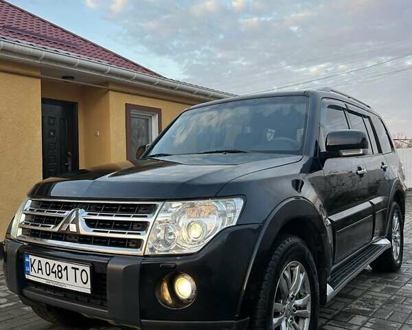 Черный Мицубиси Паджеро Вагон, объемом двигателя 3.2 л и пробегом 160 тыс. км за 14000 $, фото 1 на Automoto.ua