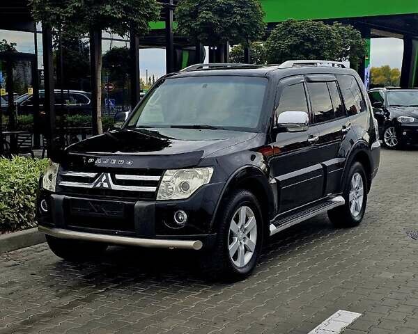 Черный Мицубиси Паджеро Вагон, объемом двигателя 0 л и пробегом 200 тыс. км за 11300 $, фото 1 на Automoto.ua
