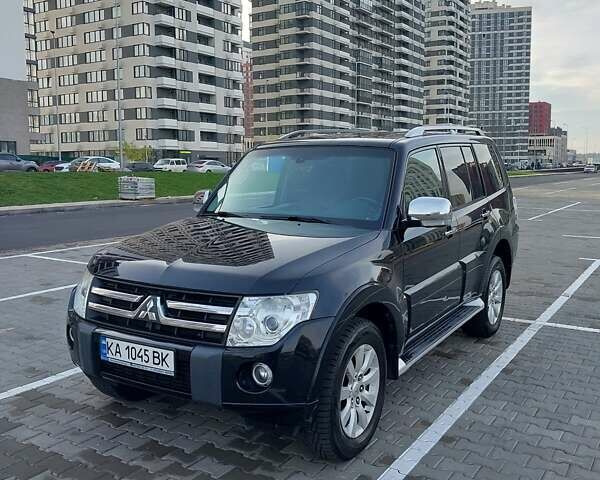 Чорний Міцубісі Паджеро Вагон, об'ємом двигуна 3.2 л та пробігом 179 тис. км за 17500 $, фото 1 на Automoto.ua
