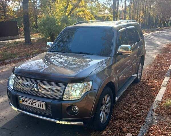 Коричневий Міцубісі Паджеро Вагон, об'ємом двигуна 3.2 л та пробігом 163 тис. км за 19000 $, фото 1 на Automoto.ua