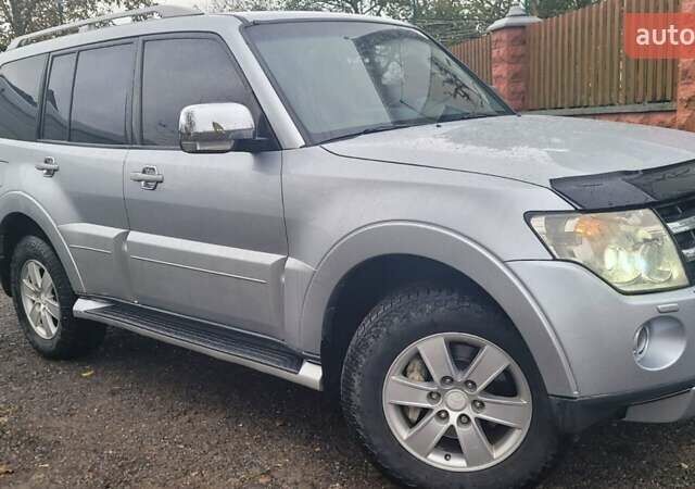 Сірий Міцубісі Паджеро Вагон, об'ємом двигуна 3.8 л та пробігом 263 тис. км за 12000 $, фото 1 на Automoto.ua