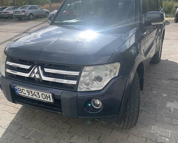 Сірий Міцубісі Паджеро Вагон, об'ємом двигуна 3.2 л та пробігом 326 тис. км за 11000 $, фото 1 на Automoto.ua