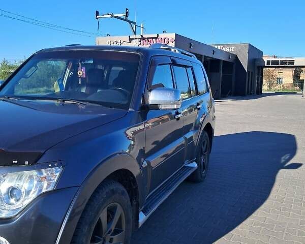 Серый Мицубиси Паджеро Вагон, объемом двигателя 3.2 л и пробегом 330 тыс. км за 12500 $, фото 1 на Automoto.ua