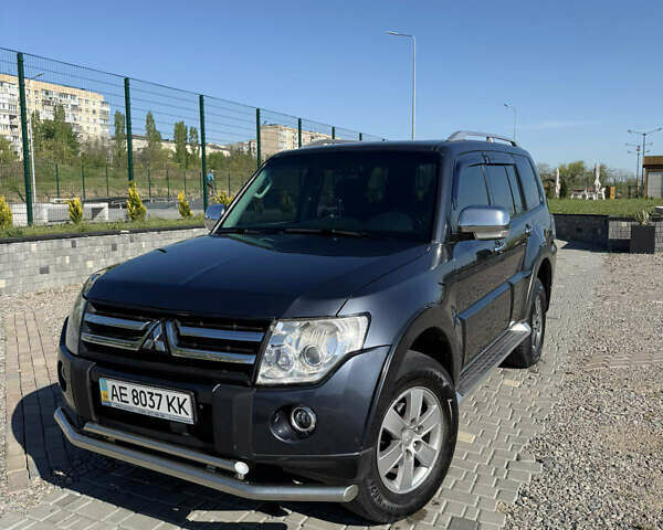 Сірий Міцубісі Паджеро Вагон, об'ємом двигуна 3 л та пробігом 185 тис. км за 9300 $, фото 1 на Automoto.ua