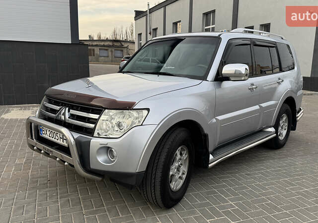 Сірий Міцубісі Паджеро Вагон, об'ємом двигуна 2.97 л та пробігом 230 тис. км за 11200 $, фото 1 на Automoto.ua