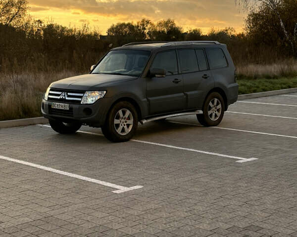 Серый Мицубиси Паджеро Вагон, объемом двигателя 3.2 л и пробегом 800 тыс. км за 8100 $, фото 1 на Automoto.ua