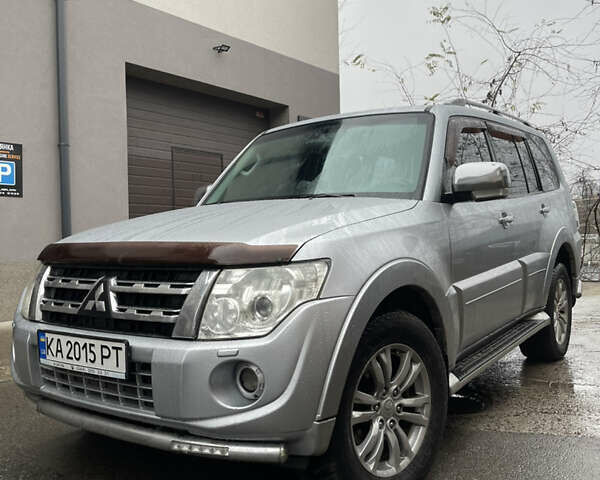 Серый Мицубиси Паджеро Вагон, объемом двигателя 3.2 л и пробегом 270 тыс. км за 16500 $, фото 1 на Automoto.ua