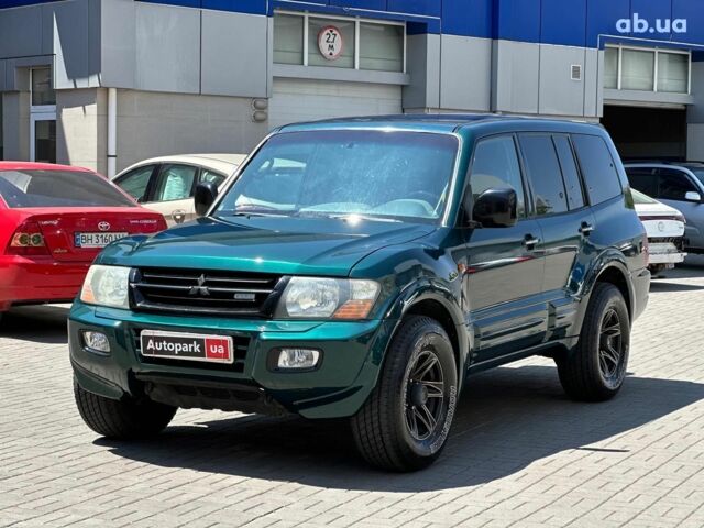 Зеленый Мицубиси Паджеро Вагон, объемом двигателя 3.5 л и пробегом 301 тыс. км за 8290 $, фото 1 на Automoto.ua