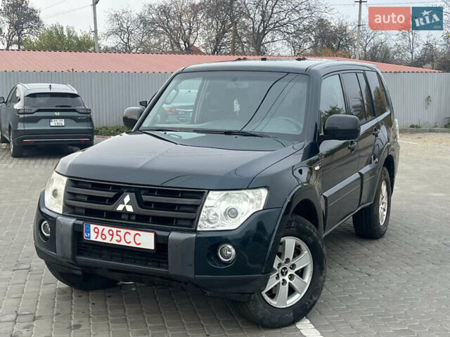 Зеленый Мицубиси Паджеро Вагон, объемом двигателя 3.2 л и пробегом 220 тыс. км за 7200 $, фото 1 на Automoto.ua