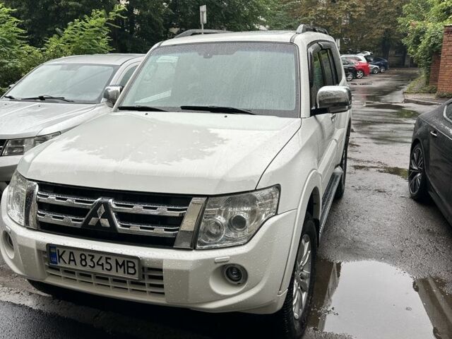 Білий Міцубісі Паджеро, об'ємом двигуна 3.2 л та пробігом 189 тис. км за 23000 $, фото 1 на Automoto.ua