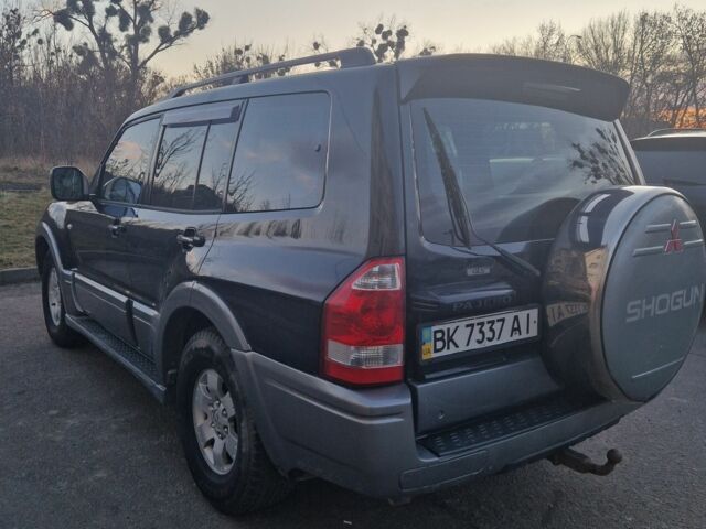 Черный Мицубиси Паджеро, объемом двигателя 3 л и пробегом 310 тыс. км за 6800 $, фото 1 на Automoto.ua