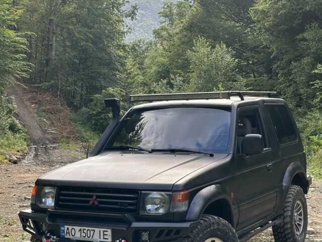 Чорний Міцубісі Паджеро, об'ємом двигуна 3 л та пробігом 287 тис. км за 10000 $, фото 1 на Automoto.ua
