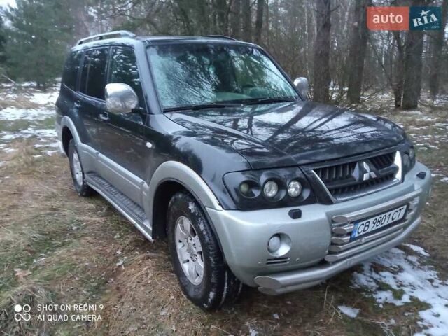 Черный Мицубиси Паджеро, объемом двигателя 3.5 л и пробегом 300 тыс. км за 9555 $, фото 1 на Automoto.ua