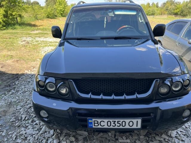 Черный Мицубиси Паджеро, объемом двигателя 3.2 л и пробегом 350 тыс. км за 7500 $, фото 1 на Automoto.ua