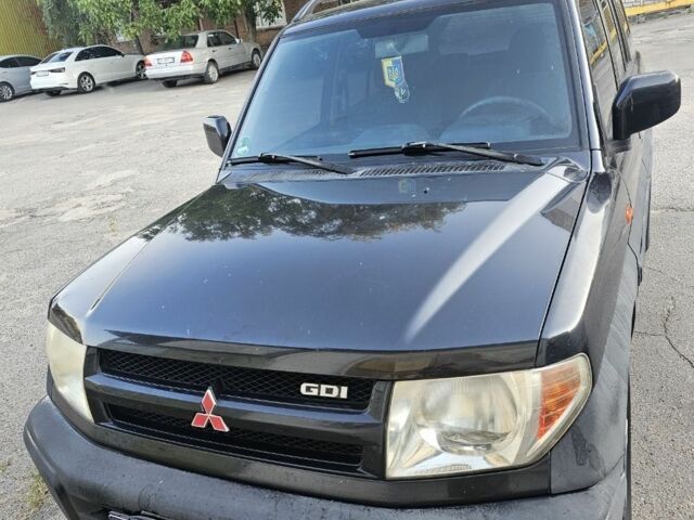 Чорний Міцубісі Паджеро, об'ємом двигуна 2 л та пробігом 200 тис. км за 2400 $, фото 1 на Automoto.ua