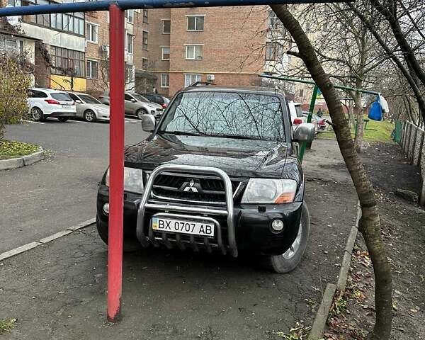 Черный Мицубиси Паджеро, объемом двигателя 3 л и пробегом 140 тыс. км за 8500 $, фото 1 на Automoto.ua
