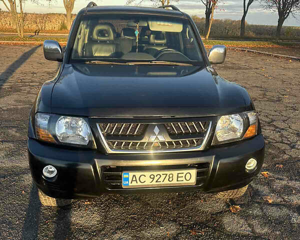 Чорний Міцубісі Паджеро, об'ємом двигуна 3.5 л та пробігом 236 тис. км за 6800 $, фото 1 на Automoto.ua