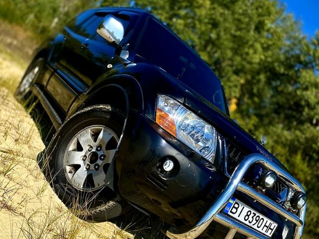 Черный Мицубиси Паджеро, объемом двигателя 3.5 л и пробегом 314 тыс. км за 7247 $, фото 1 на Automoto.ua