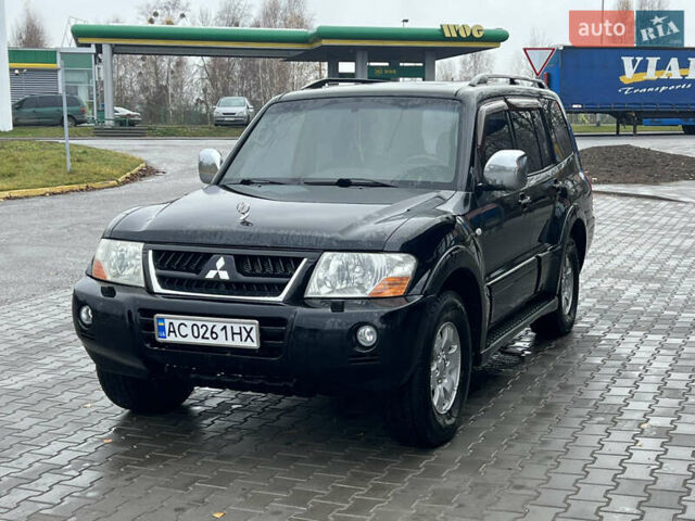 Черный Мицубиси Паджеро, объемом двигателя 2.97 л и пробегом 263 тыс. км за 7200 $, фото 1 на Automoto.ua