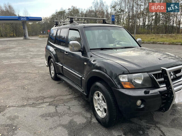 Черный Мицубиси Паджеро, объемом двигателя 2.97 л и пробегом 379 тыс. км за 8500 $, фото 1 на Automoto.ua