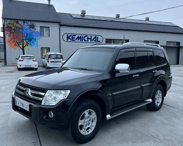 Чорний Міцубісі Паджеро, об'ємом двигуна 2.97 л та пробігом 228 тис. км за 10999 $, фото 1 на Automoto.ua