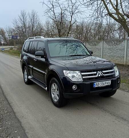 Черный Мицубиси Паджеро, объемом двигателя 3 л и пробегом 193 тыс. км за 11000 $, фото 1 на Automoto.ua
