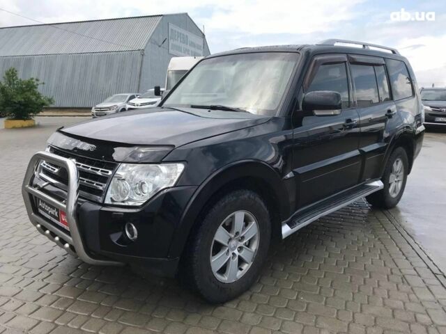 Черный Мицубиси Паджеро, объемом двигателя 3.2 л и пробегом 330 тыс. км за 12790 $, фото 1 на Automoto.ua