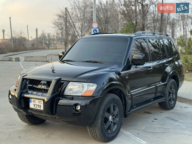 Чорний Міцубісі Паджеро, об'ємом двигуна 3.8 л та пробігом 260 тис. км за 10500 $, фото 1 на Automoto.ua