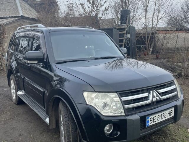Чорний Міцубісі Паджеро, об'ємом двигуна 3.2 л та пробігом 280 тис. км за 13000 $, фото 1 на Automoto.ua