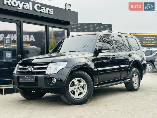 Черный Мицубиси Паджеро, объемом двигателя 2.97 л и пробегом 241 тыс. км за 11900 $, фото 1 на Automoto.ua