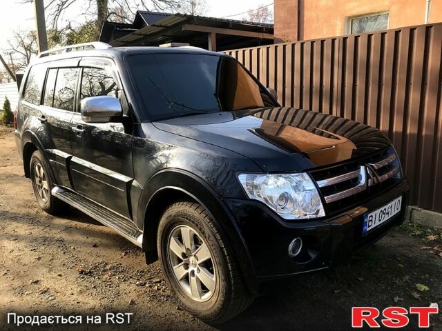 Черный Мицубиси Паджеро, объемом двигателя 3 л и пробегом 364 тыс. км за 12400 $, фото 1 на Automoto.ua