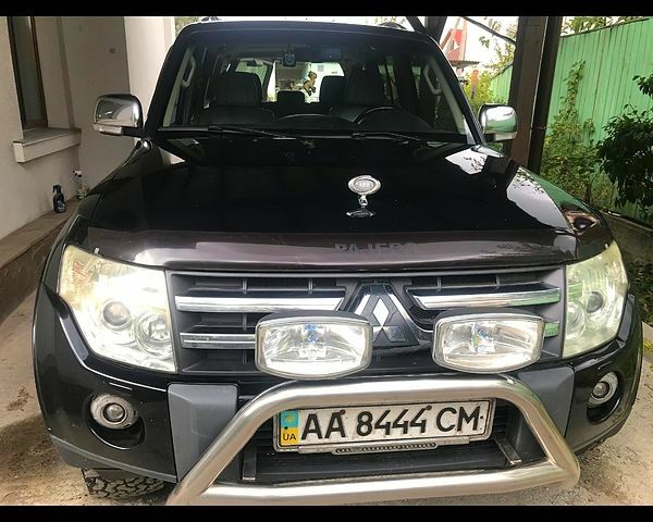 Чорний Міцубісі Паджеро, об'ємом двигуна 3 л та пробігом 344 тис. км за 10700 $, фото 1 на Automoto.ua
