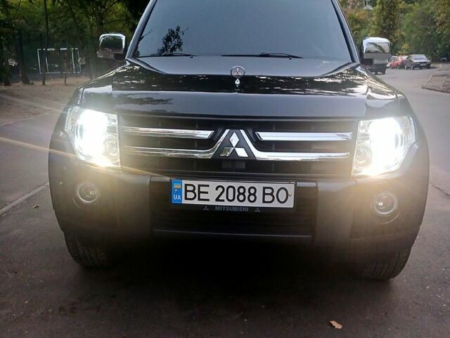 Чорний Міцубісі Паджеро, об'ємом двигуна 3 л та пробігом 130 тис. км за 11799 $, фото 1 на Automoto.ua