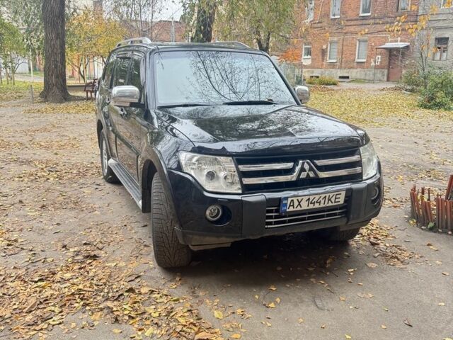 Чорний Міцубісі Паджеро, об'ємом двигуна 3.8 л та пробігом 150 тис. км за 11000 $, фото 1 на Automoto.ua
