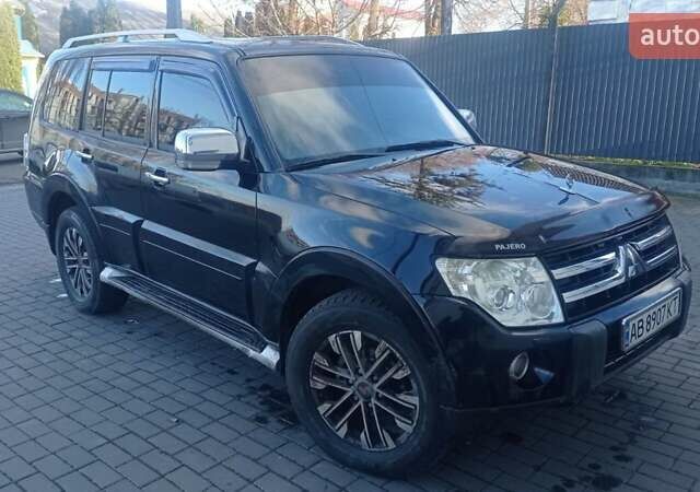 Черный Мицубиси Паджеро, объемом двигателя 2.97 л и пробегом 285 тыс. км за 9800 $, фото 1 на Automoto.ua