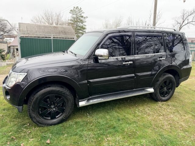 Черный Мицубиси Паджеро, объемом двигателя 3 л и пробегом 248 тыс. км за 11900 $, фото 1 на Automoto.ua