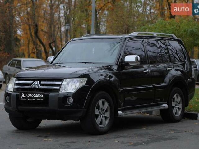 Чорний Міцубісі Паджеро, об'ємом двигуна 3 л та пробігом 197 тис. км за 12500 $, фото 1 на Automoto.ua