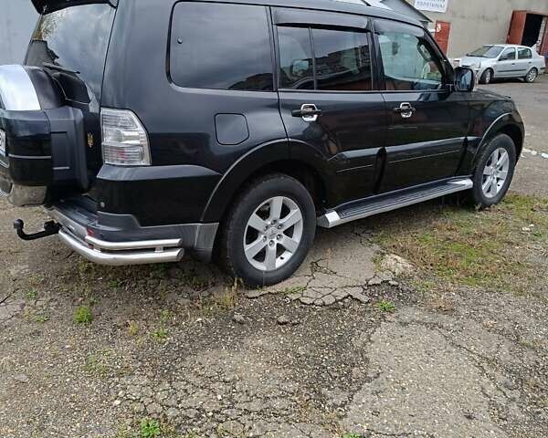Черный Мицубиси Паджеро, объемом двигателя 3.2 л и пробегом 188 тыс. км за 14500 $, фото 1 на Automoto.ua