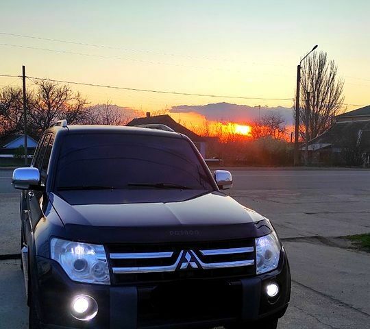 Чорний Міцубісі Паджеро, об'ємом двигуна 3 л та пробігом 0 тис. км за 12000 $, фото 1 на Automoto.ua