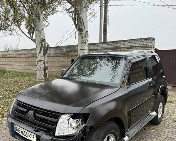 Черный Мицубиси Паджеро, объемом двигателя 2.97 л и пробегом 198 тыс. км за 5400 $, фото 1 на Automoto.ua