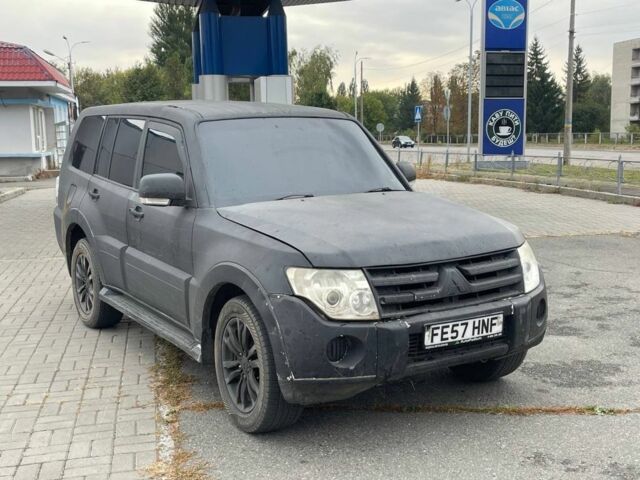 Черный Мицубиси Паджеро, объемом двигателя 3.2 л и пробегом 194 тыс. км за 1950 $, фото 1 на Automoto.ua