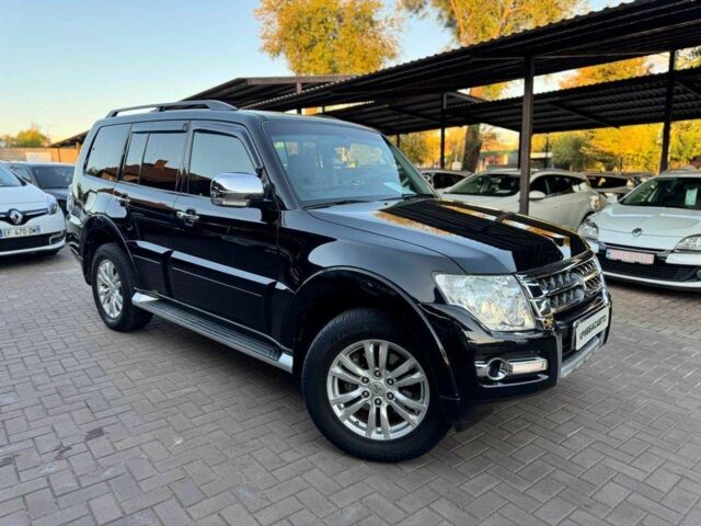 Черный Мицубиси Паджеро, объемом двигателя 3.2 л и пробегом 180 тыс. км за 17000 $, фото 1 на Automoto.ua