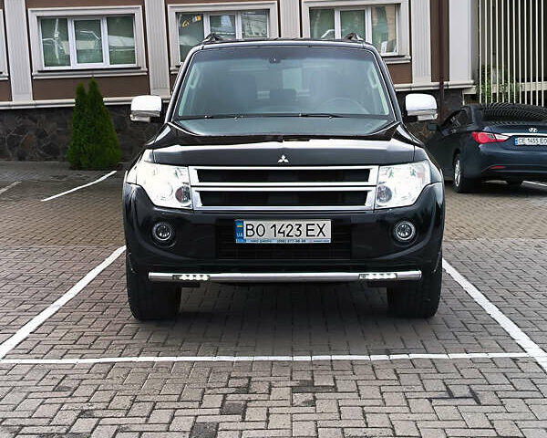 Чорний Міцубісі Паджеро, об'ємом двигуна 3.2 л та пробігом 211 тис. км за 19500 $, фото 1 на Automoto.ua