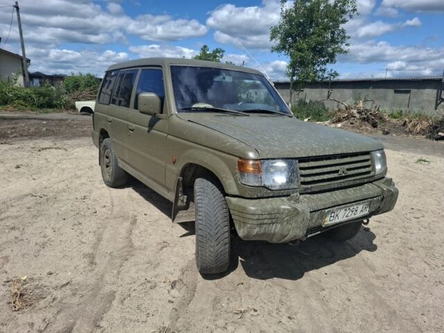 Червоний Міцубісі Паджеро, об'ємом двигуна 2.5 л та пробігом 400 тис. км за 3500 $, фото 1 на Automoto.ua
