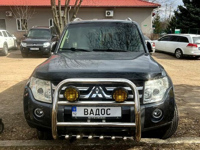 Міцубісі Паджеро, об'ємом двигуна 3 л та пробігом 282 тис. км за 13800 $, фото 1 на Automoto.ua