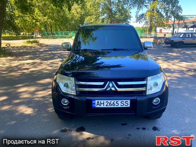 Мицубиси Паджеро, объемом двигателя 3.2 л и пробегом 280 тыс. км за 13000 $, фото 1 на Automoto.ua