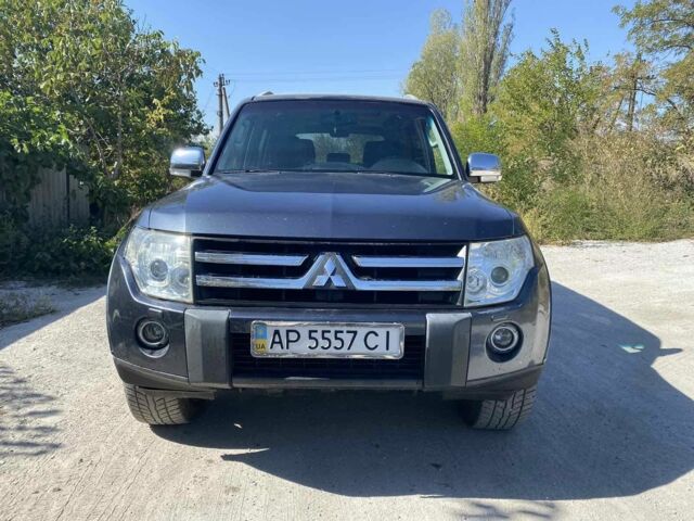 Серый Мицубиси Паджеро, объемом двигателя 3 л и пробегом 223 тыс. км за 10800 $, фото 1 на Automoto.ua