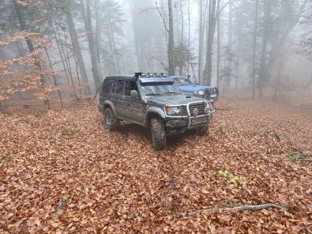 Серый Мицубиси Паджеро, объемом двигателя 2.8 л и пробегом 300 тыс. км за 5200 $, фото 1 на Automoto.ua
